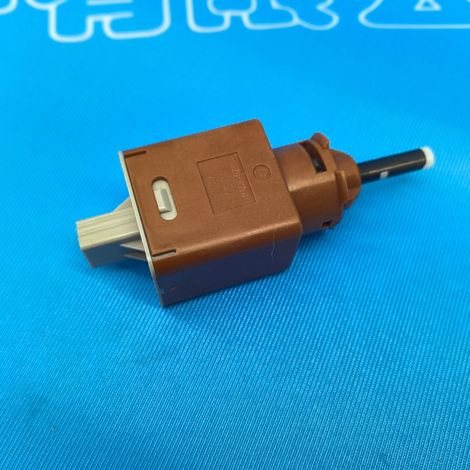 25320-6PA1A is suitable for Nissan X-Trail T33, Qashqai J11, and Sentra B18 brake light switches.