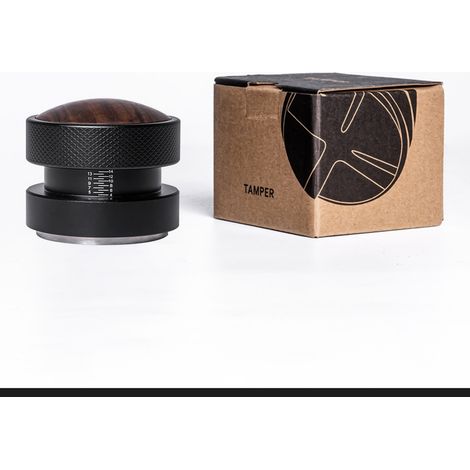 Tasseur à café 58,35mm - Modèle Élastique avec Ressort Intégré et Échelle de Pression - Base Inox 304 et Manche en Bois de Noyer (1/5)