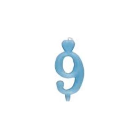 Bougie numéro 9, gâteau en forme de cœur bleu