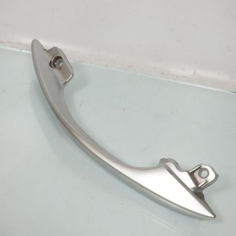 [PRODUIT D'OCCASION] Poignée passager origine pour scooter Suzuki 400 Burgman 2003 à (1/3)