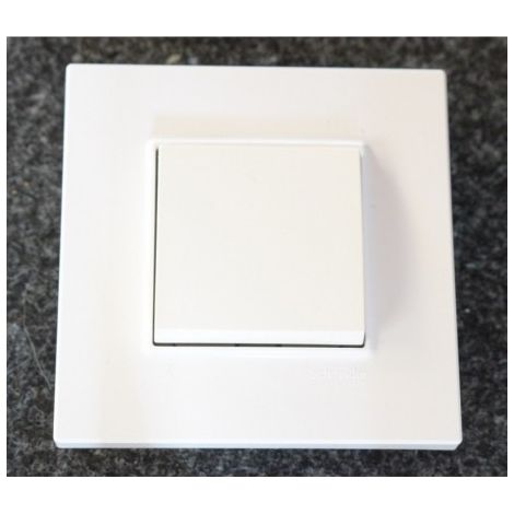 Poussoir 10A NO à fermeture blanc encastré complet avec support et plaque ALTIRA SCHNEIDER