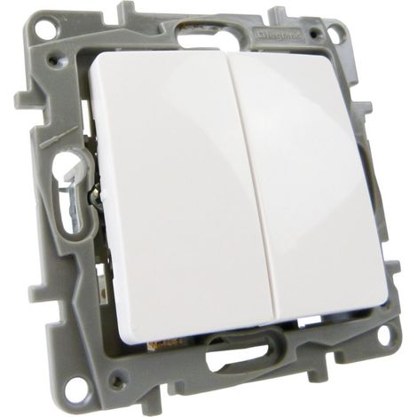 Interruptor doble para escaleras 10A Niloe 764502 Legrand 2185 (1/2)
