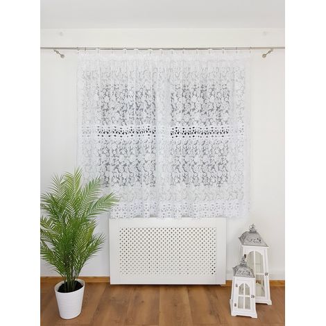 Cortina confeccionada de 300x165 cm con bordado 3D y encaje guipur, cosida recta. (1/5)