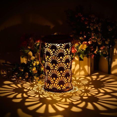 Lanterne solaire pour l'extérieur, Lanterne solaire en métal pour l'extérieur pour la décoration de jardin, Lanterne décorative à LED étanche IP65 à suspension solaire pour la décoration de terrasse B (1/5)