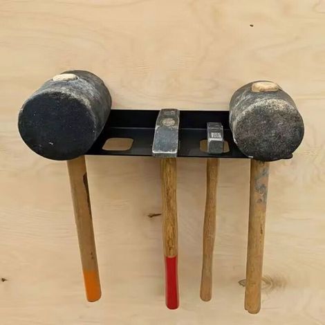 Support mural pour marteau à corne – – 4 fentes métal noir – Pour garage, atelier et rangement outils (1/4)