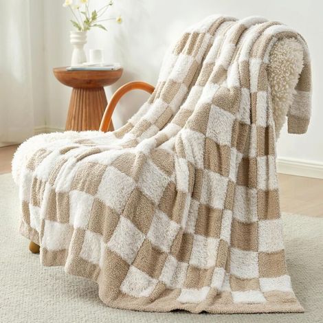 Couverture de canapé en fausse fourrure – Plaid beige – Douce et chaude – Convient pour la chambre et le salon – 130 x 150 cm (1/5)
