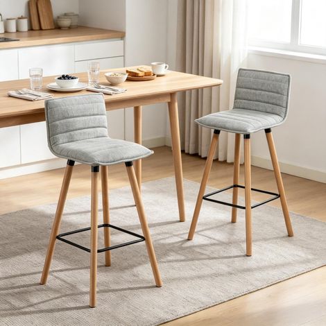 Set de 2 taburetes de bar acolchados gris claro con respaldo, madera de haya y reposapiés OKWISH (1/5)