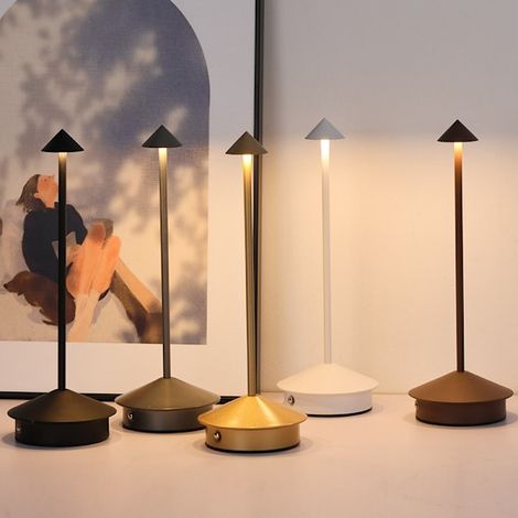 Dimmbare LED-Schreibtischlampe, Schutzart IP54, für den Innen- und Außenbereich geeignet, mit Stecker, 29 cm hoch, europäischer Standardstecker – Corten-Wellngs Sandbraun (1/5)