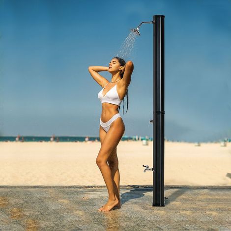 Outsunny Douche solaire extérieure 35L douche de jardin plage piscine solaire avec pommeau et robinet thermomètre intégré eau froide et chaude max. 55°C PVC ABS dim. 17.5l x 14.5l x 216H cm noir