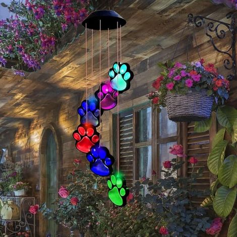 Carillon solaire d'extérieur avec empreintes de pattes, carillon orné d'empreintes de pattes de chien et de chat, lumières solaires étanches à couleurs changeantes, cadeau de condoléances (1/5)