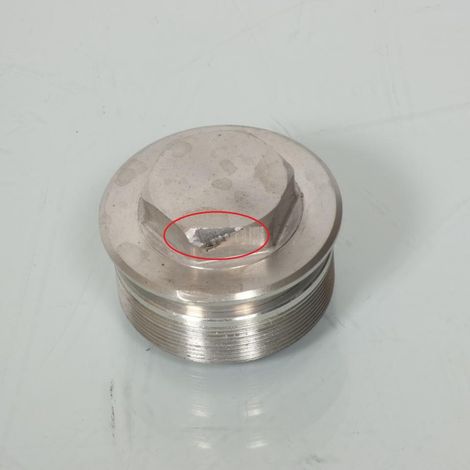 [PRODUIT D'OCCASION] Bouchon tube de fourche origine pour moto Suzuki 650 DL V-strom (1/3)
