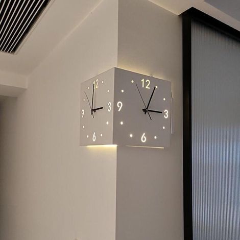 Orologio da parete moderno per il soggiorno, orologio angolare bifacciale, orologio angolare digitale, orologio angolare silenzioso, facile da installare (colore: bianco) (1/2)
