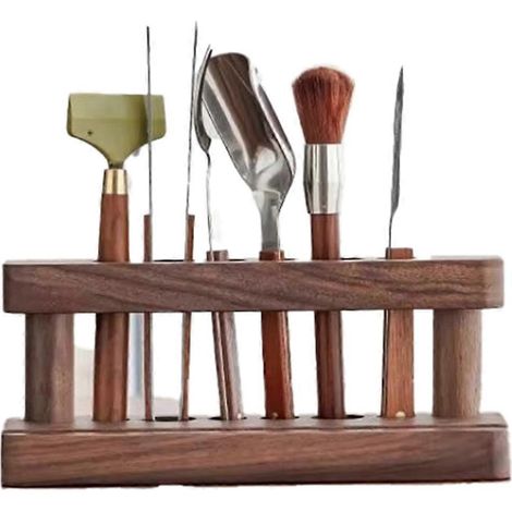 Teeservice aus Holz für sechs Herren, inklusive Zubehör und Utensilien für die Teezeremonie. (1/5)