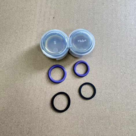 Gummidichtung für Klimaanlagenschlauch 8K0298260A passend für Audi A4L Q5 A5 (1/4)