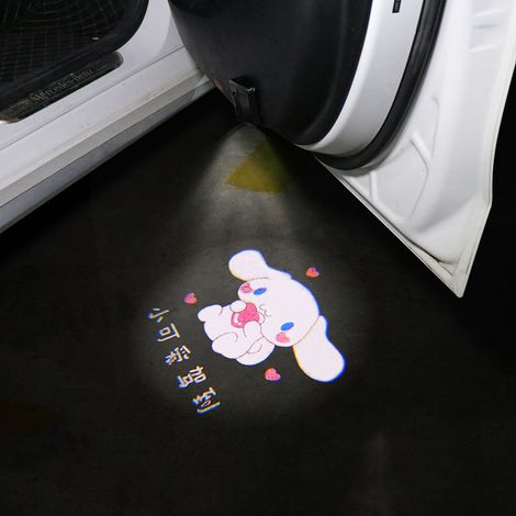 (2 pièces - xka) Lampe de bienvenue lumineuse LED rechargeable avec logo de voiture, projecteur d'ambiance et d'avertissement, éclairage décoratif pour véhicules. (1/4)