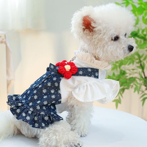 1 robe pour chien, denim bleu, motif fleuri rouge et blanc, poches style cowboy, taille XS à L, tenue d'été respirante (1/5)