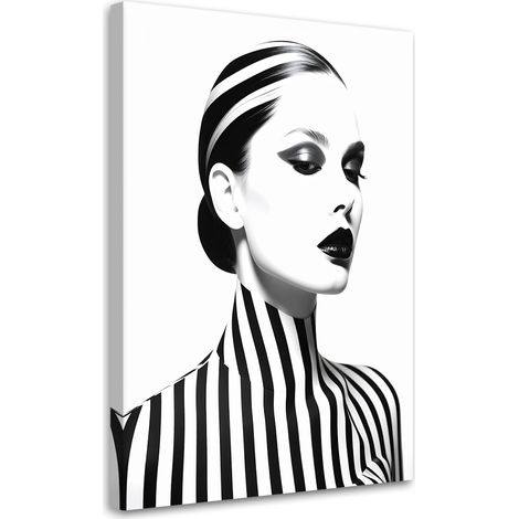 Stampe su Tela, Ritratto in bianco e nero di una donna con un abito a righe. - 20x30 (1/2)