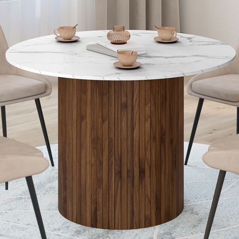JULIETTE Mesa de comedor redonda para 6 personas con pata central efecto listones de nogal y tablero ALASKA efecto mármol blanco