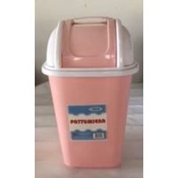 Pattumiera in plastica rosa