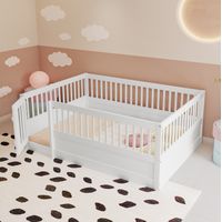 Letto per bambini in legno bianco 140x200 cm, letto a pavimento con barriera e porticina