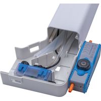 Pompe MicroBlue à réservoir avec goulotte d’angle blanche