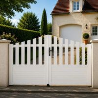 Portail battant manuel PVC blanc structure renforcée H 145 x L 350 ALENÇON CONVEXE