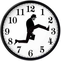 10 pouces Ministry of Silly Walks Horloge avec couvercle avant en verre et cadre ABS, horloge murale silencieuse moderne à piles sans tic-tac pour décor de salon de chambre à coucher