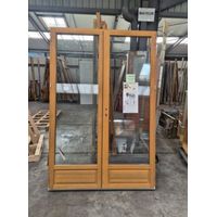 Gdmenuiseries – Porte-fenêtre bois 2 vantaux Meranti H215 x L140 cm – Vitrage isolant 4/16/4 – Soubassement 30 cm – Fermeture 5 points
