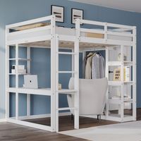 Lit mezzanine, 140 × 200 cm, équipé d'une échelle en bois massif. Comprend un bureau intégré ainsi qu'une étagère. Convient comme lit pour enfant, lit pour adolescent ou lit double.