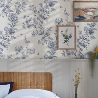 Papier peint intissé à motif floral 1005 x 52cm – Résistant à la lumière – Application directe sur le mur – Entretien facile avec éponge humide – Joules