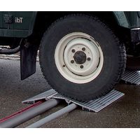 Schlauchbrücke für Feuerwehrfahrzeug: HxLxB 93 x 700 x 750 mm - SKRA
