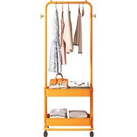 Portant 3 en 1 pour vêtements, chaussures et accessoires, avec 2 paniers à 2 niveaux et 2 crochets latéraux. Chariot de rangement mobile pour salon, chambre, dressing ou entrée. Couleur orange.