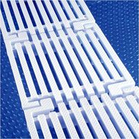 Placa Rejilla Diseño Longitudinal Alto 24 mm, Ancho 245 mm Para Piscinas con Canal de Rebosadero