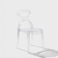 Chaise transparente en polycarbonate Pigalle