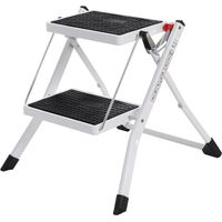 Songmics – Escabeau pliable 2 marches en acier – Largeur de marche 20 cm – Charge 150 kg – Antidérapant – Certificat TÜV GS – GSL02WT