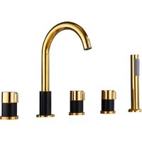 de salle de bain avec douche mitigeur de baignoire et douche