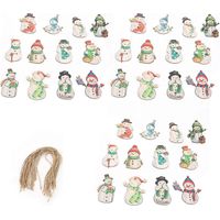 Ensemble de 36 décorations de sapin de Noël en bois représentant des bonhommes de neige, à suspendre lors des fêtes de Noël.