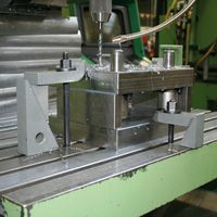 AMF Schraube für T-Nuten D787 M10 x 10 x 100 mm kpl.