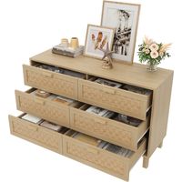 Elegantes Sideboard und Kommode aus Naturholz mit sechs Schubladen, Schlafzimmerschrank mit viel Stauraum, Schubladen in Rattanoptik.
