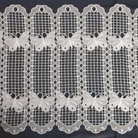 Brise bise papillons en macramé Ecru 60x45 cm