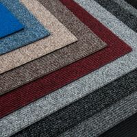 Dalle moquette professionnelle en velours côtelé 50 x 50 cm – Autoplombante sans colle – Classe d'usage 33 – Antidérapante et difficilement inflammable – Schatex