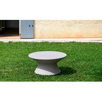 Fade Coffee Table Biancokit fissaggio a terra- kit sabbia tavolo tavolino basso per interno esterno originale Plust in polietilene di design moderno bar caffè ristorante hotel
