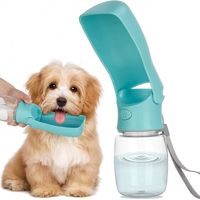 Wasserflasche für Haustiere mit einem Fassungsvermögen von 350 ml. Leicht und tragbar, stillt sie den Durst Ihres Haustieres unterwegs.
