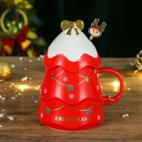 Weihnachtskaffeebecher mit Deckel, hübsche Keramik-Weihnachtsbecher für Eltern, Kinder, Angehörige und Freunde, rot