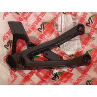 Platine de repose pied passager droit origine pour Moto Aprilia