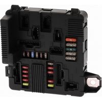 Boîte à Fusibles Moteur 65 Pôles pour Renault Mégane 2 et Scénic 2 – OEM 8200306033 / 8200306032