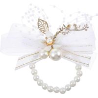1 bracelet de fleurs blanches