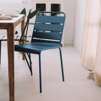 Oviala – Chaise en métal bleu pacific – Structure en acier thermolaqué – Hauteur d'assise 45 cm – Empilable – Patins anti-dérapants