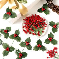 Künstliche Weihnachts-Stechpalmenstiele mit 60 Stechpalmenblättern, rote Stechpalmenbeeren-Picks, künstliche Beerenzweige für Weihnachtsbaum, DIY-Girlande, Hauskranz, Feiertagsparty-Ornamente (rot)