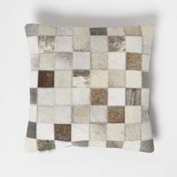 HOMESCAPES Fellkissen 45 x 45 cm kariert - Patchwork Kissen aus Fell & Leder mehrfarbig-grau